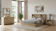 Hendricks 4-piece Eastern King Bedroom Set Light Oak