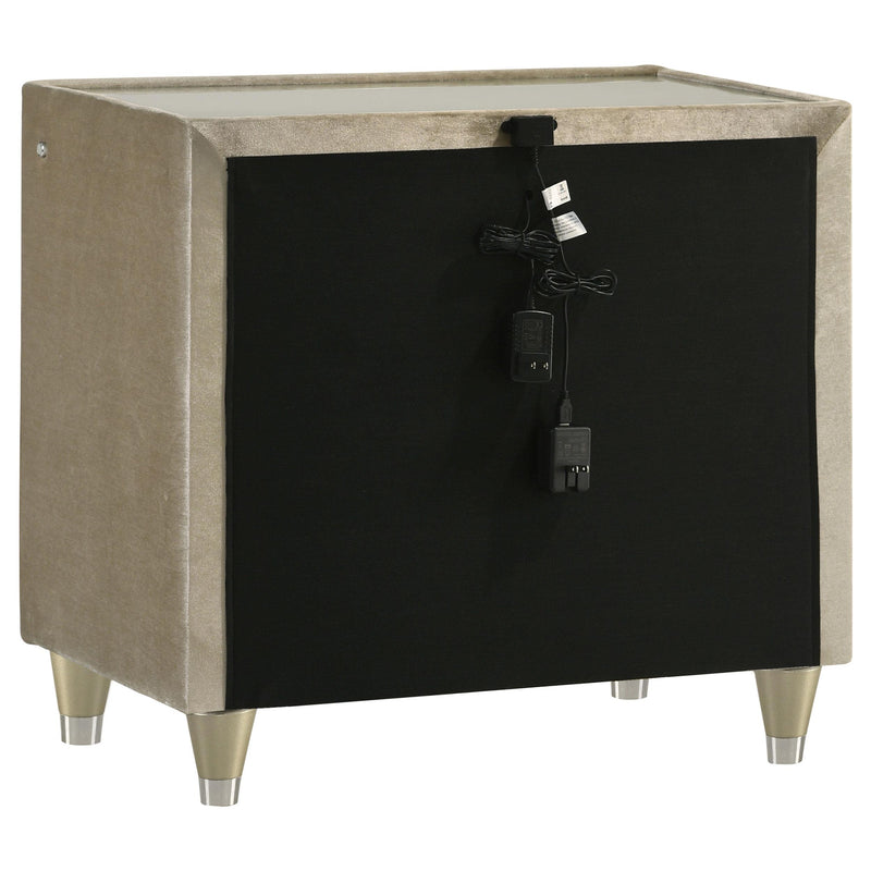 Lorient 5-piece Queen Bedroom Set Ivory and Camel - detail 6