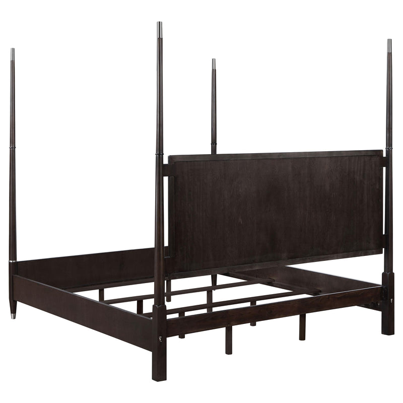 Emberlyn Wood Queen Poster Bed Brown - detail 7