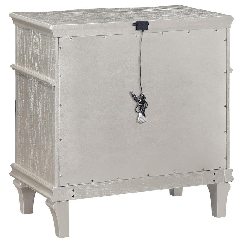 Evangeline 5-piece Queen Bedroom Set Silver Oak - detail 6