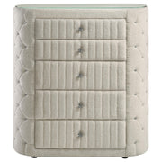 Sonya 5-drawer Upholstered Bedroom Chest of Drawers Ivory - detail 3