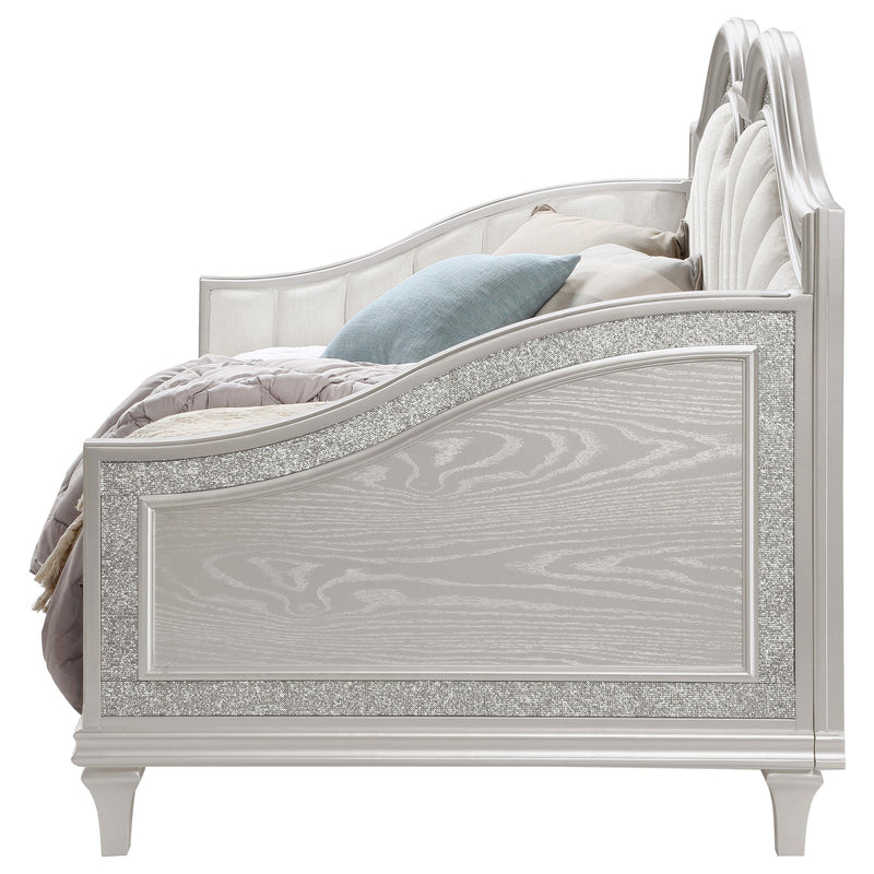 Evangeline Upholstered Twin Daybed Silver Oak - detail 7