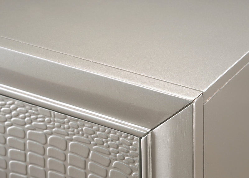 Crownmark Lyssa Bedroom Set
