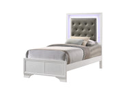 Crownmark Lyssa Bedroom Set - Frost